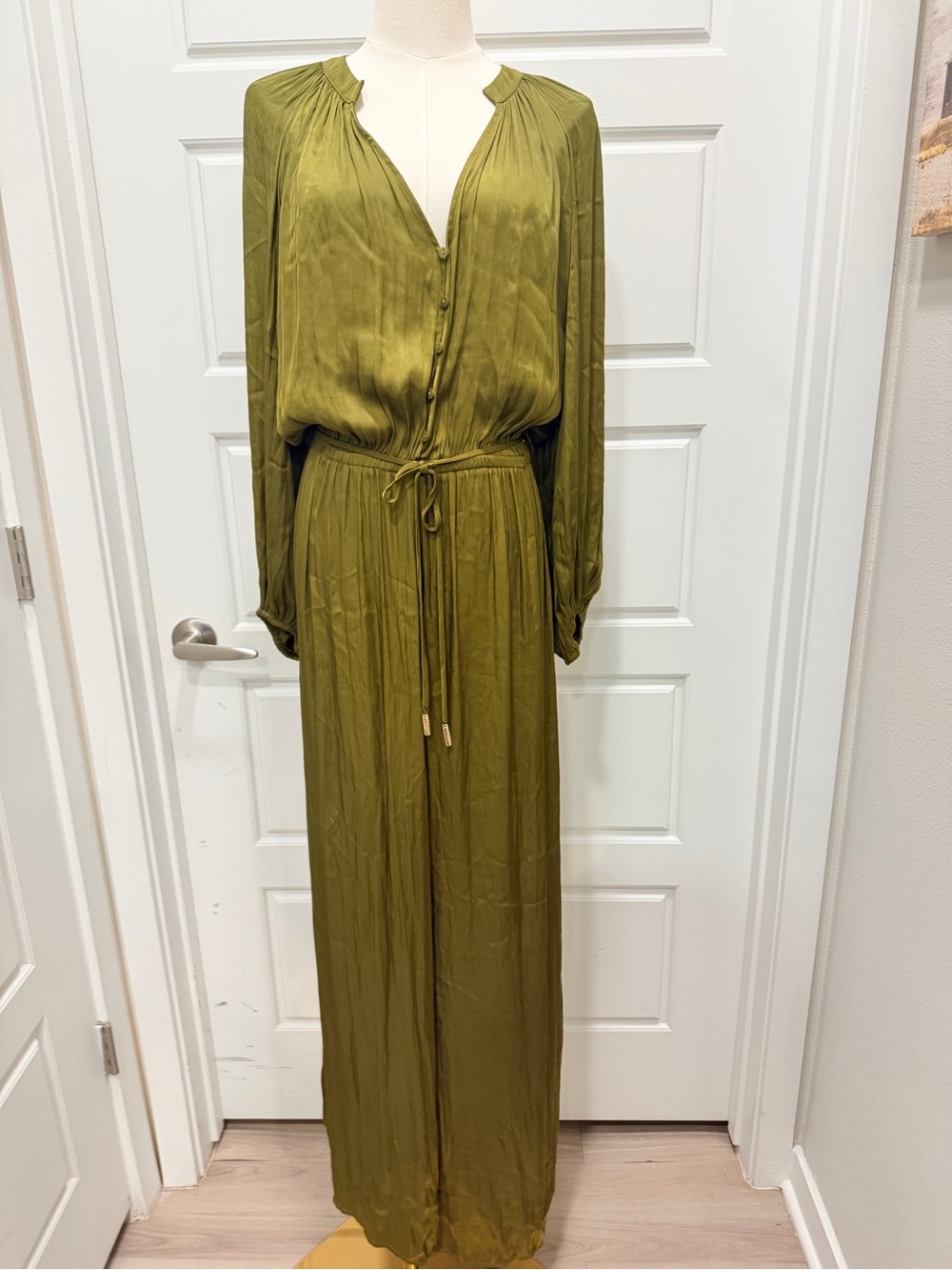 🔥Zara Olive Green Long-Sleeve V-Neck Wide-Leg Jumpsuit NWT - Picture 2 of 8